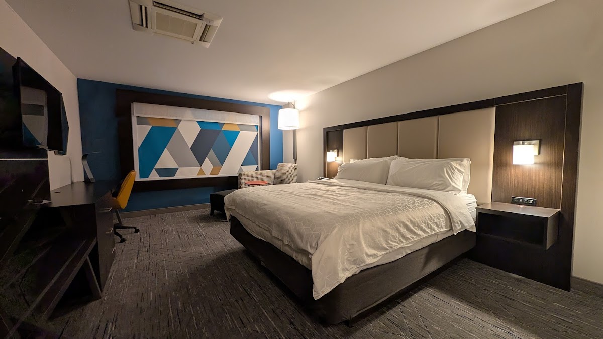 Holiday Inn Express & Suites Mount Vernon by IHG