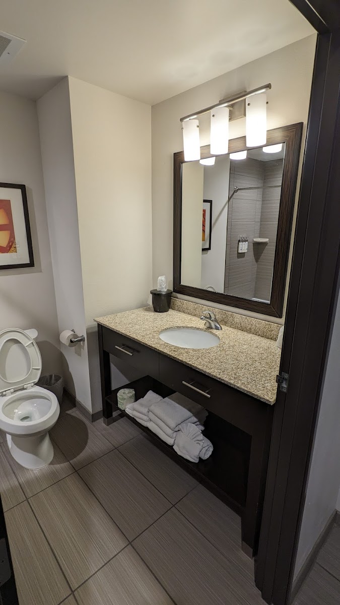 Holiday Inn Express & Suites Overland Park