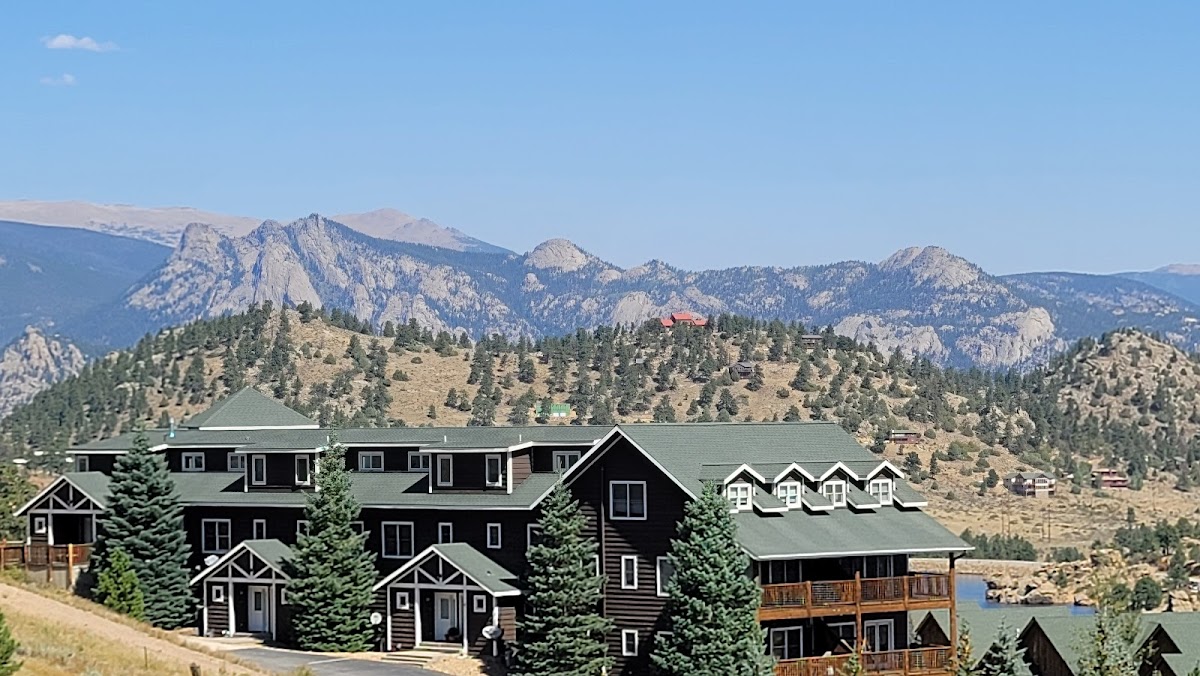 Mary's Lake Lodge