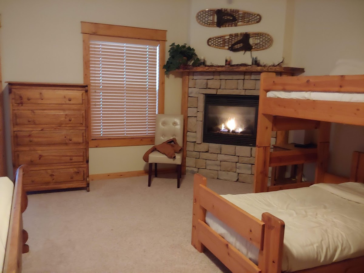 Mary's Lake Lodge Hotel 2