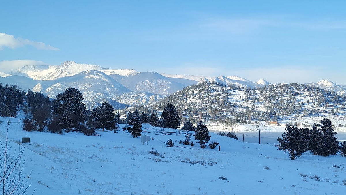 Mary's Lake Lodge