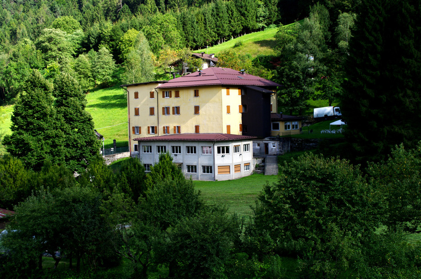 Pensione Cernuschese Madonna Del Lares
