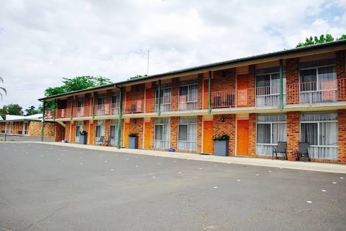 Cascades Motor Inn