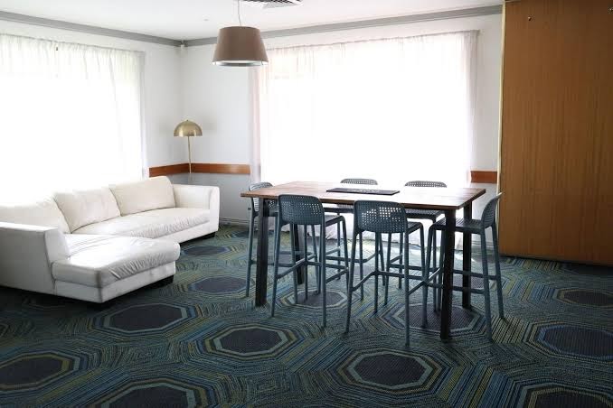Cascades Motor Inn