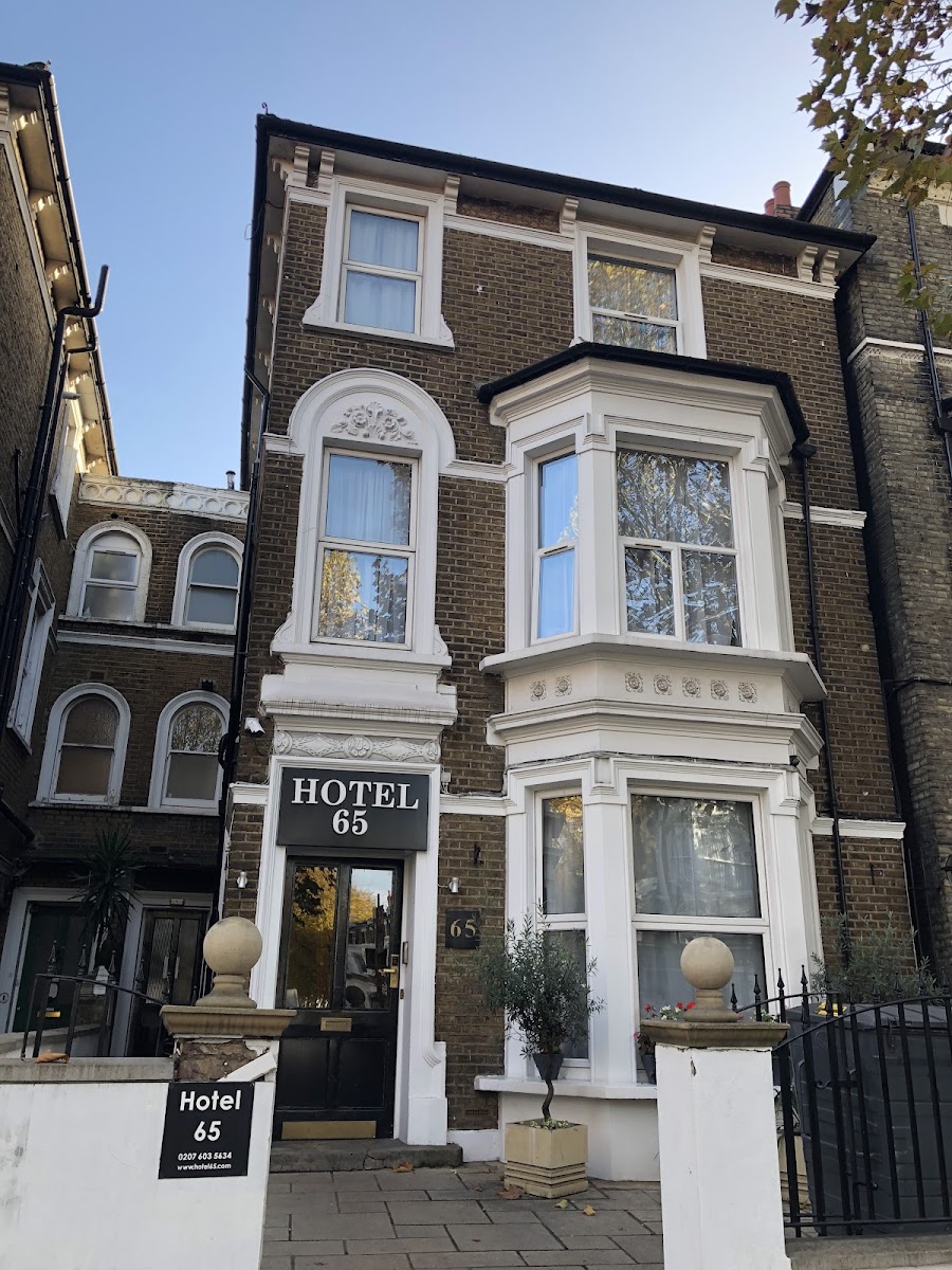Hotel 65