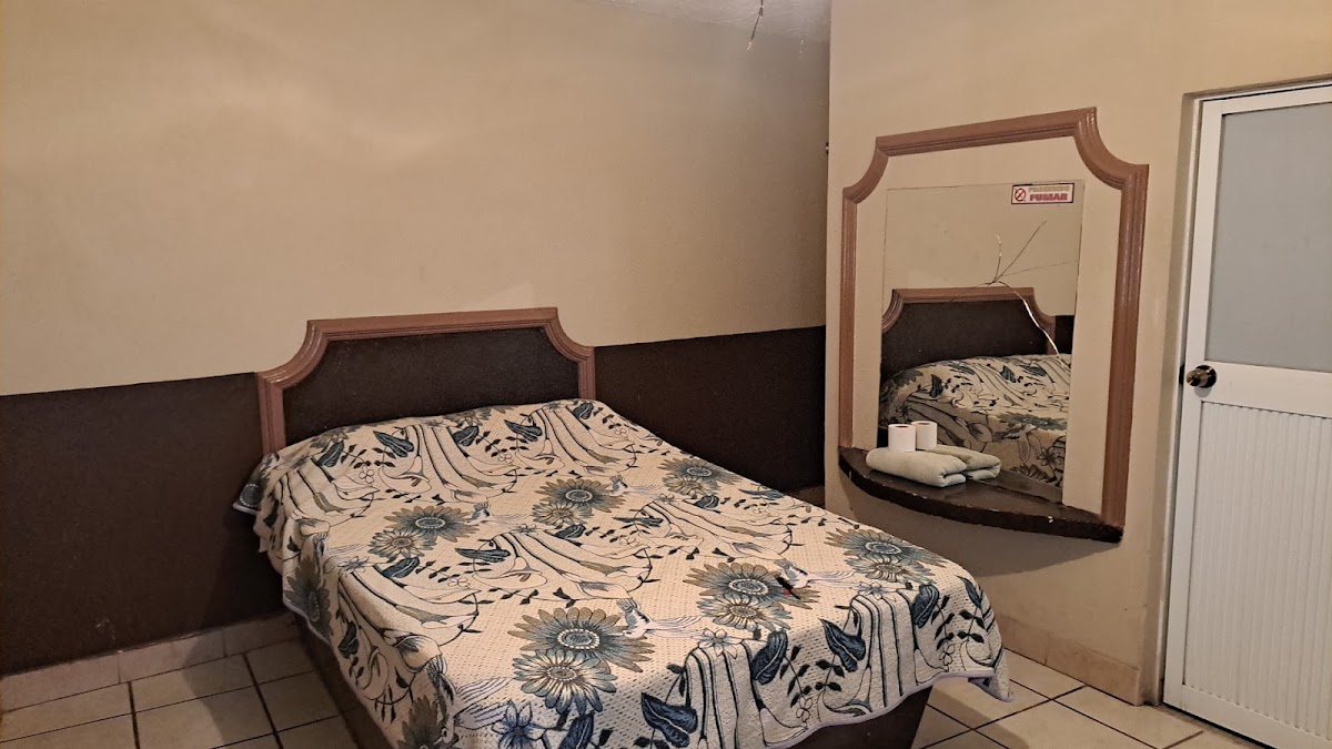Hotel Flores Hotel 3