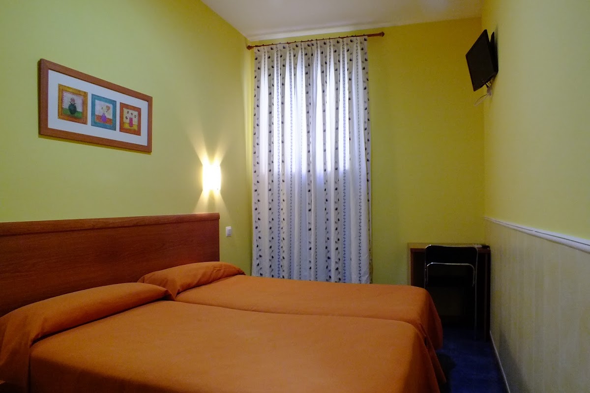 Hostal Los Claveles Hotel 2