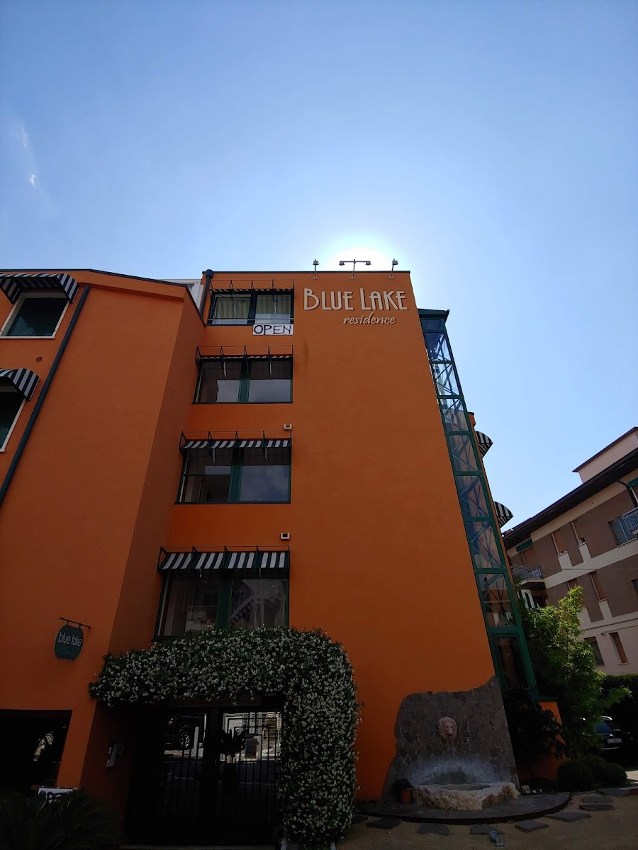Residence Blue Lake Hotel 2