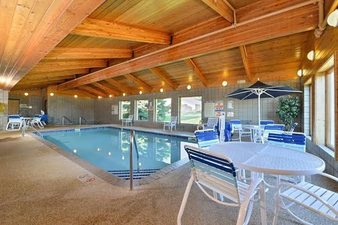 Stillwater Inn & Suites Hotel 3