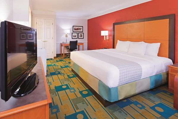 Baymont by Wyndham Lubbock - Downtown Civic Center Hotel 2