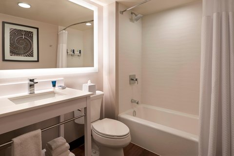 Four Points by Sheraton Toronto Airport East Hotel 3