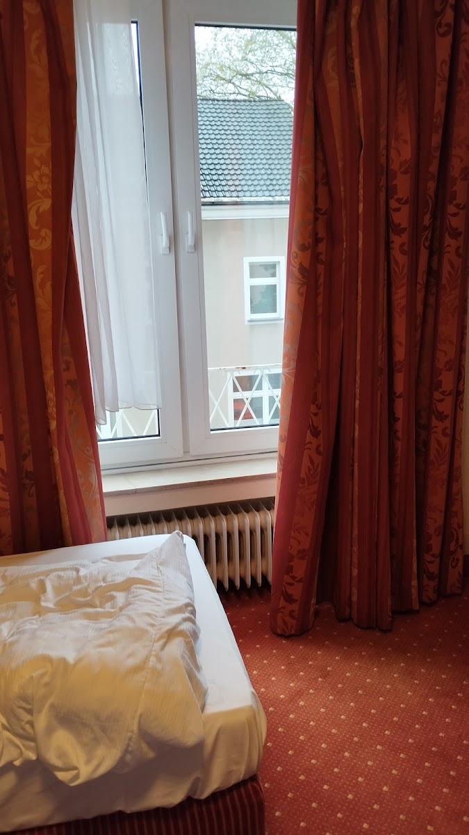 Sun Hotel