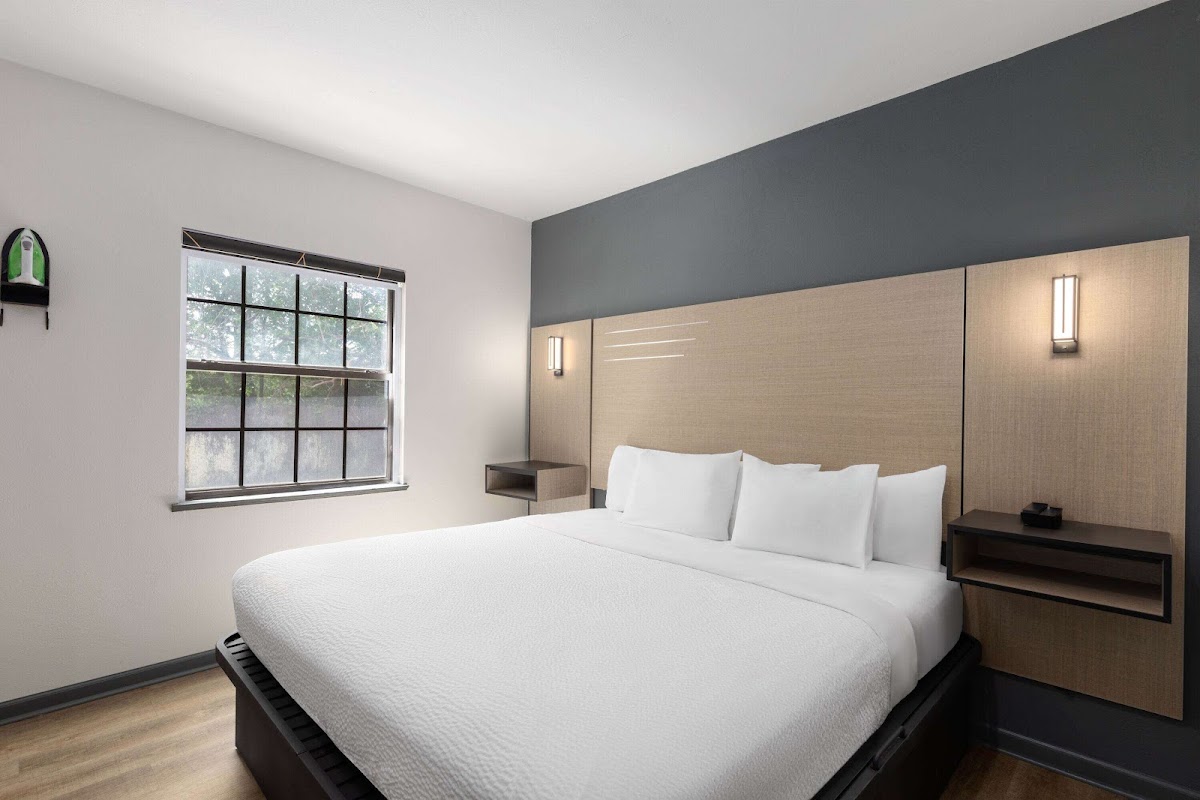 Ramada by Wyndham Studio Suites Dothan Hotel 2