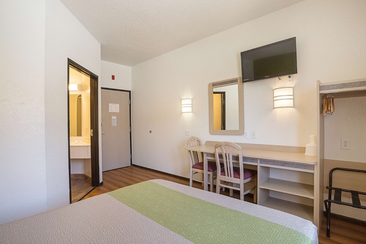 Lakeside Inn - Lake Havasu City Hotel 3