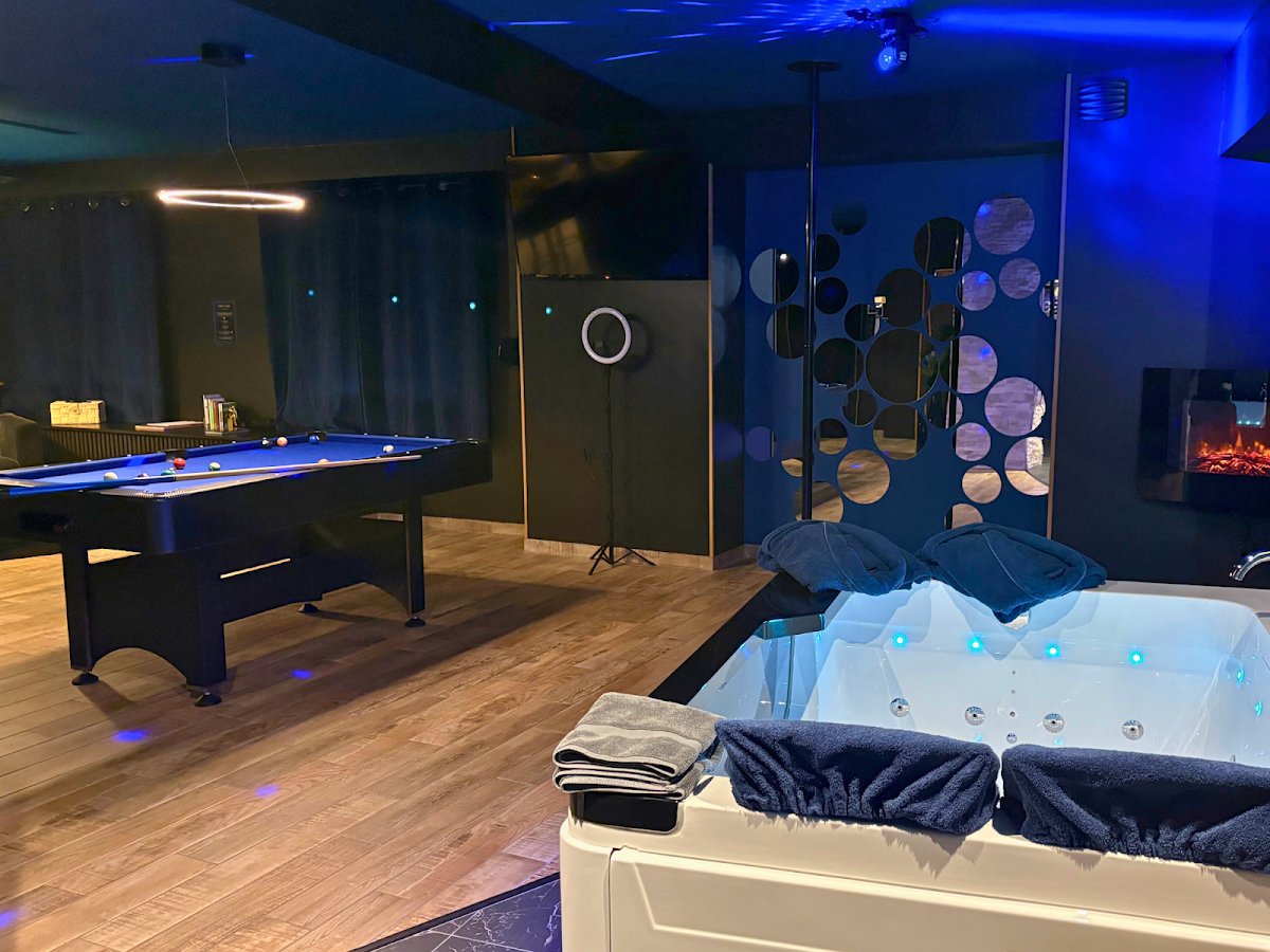 Doux Bleu Jeux Hotel 3