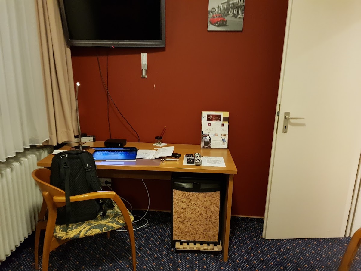 Sam & Krish's Parkhotel Hotel 3