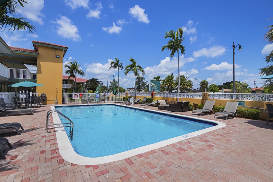 Quality Inn & Suites Airport Cruise Port Hollywood Hotel 3