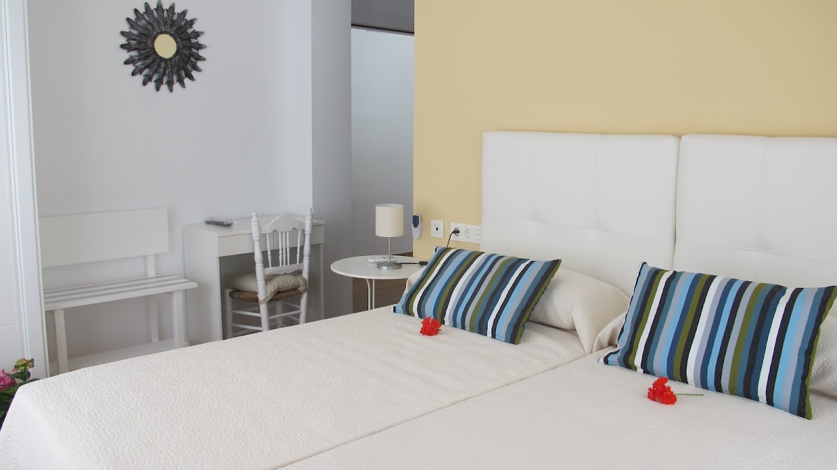Hostal Onteniente Hotel 2