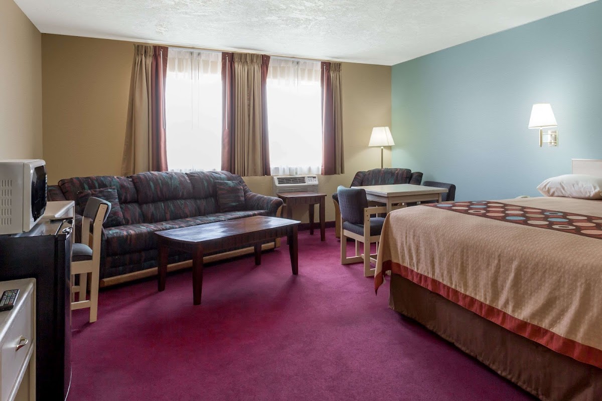 Super 8 by Wyndham Nephi Hotel 3