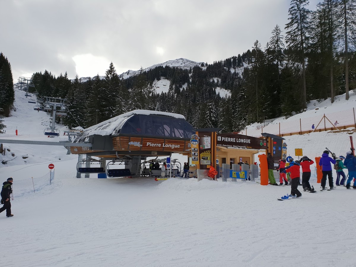 Caisses de Pré la Joux Hotel 2
