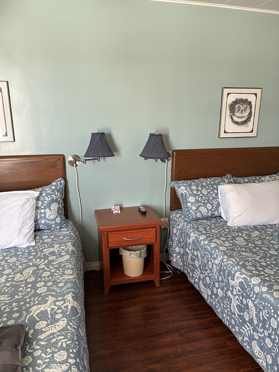 Riverside Lodge