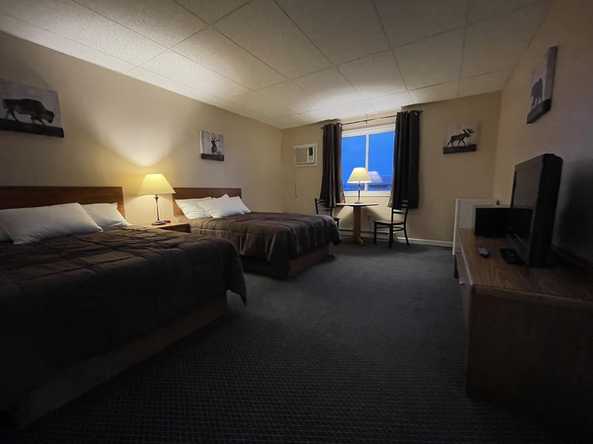 Fletchy’s Pictured Rocks Resort Hotel 2