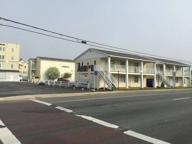 Admiral Hotel
