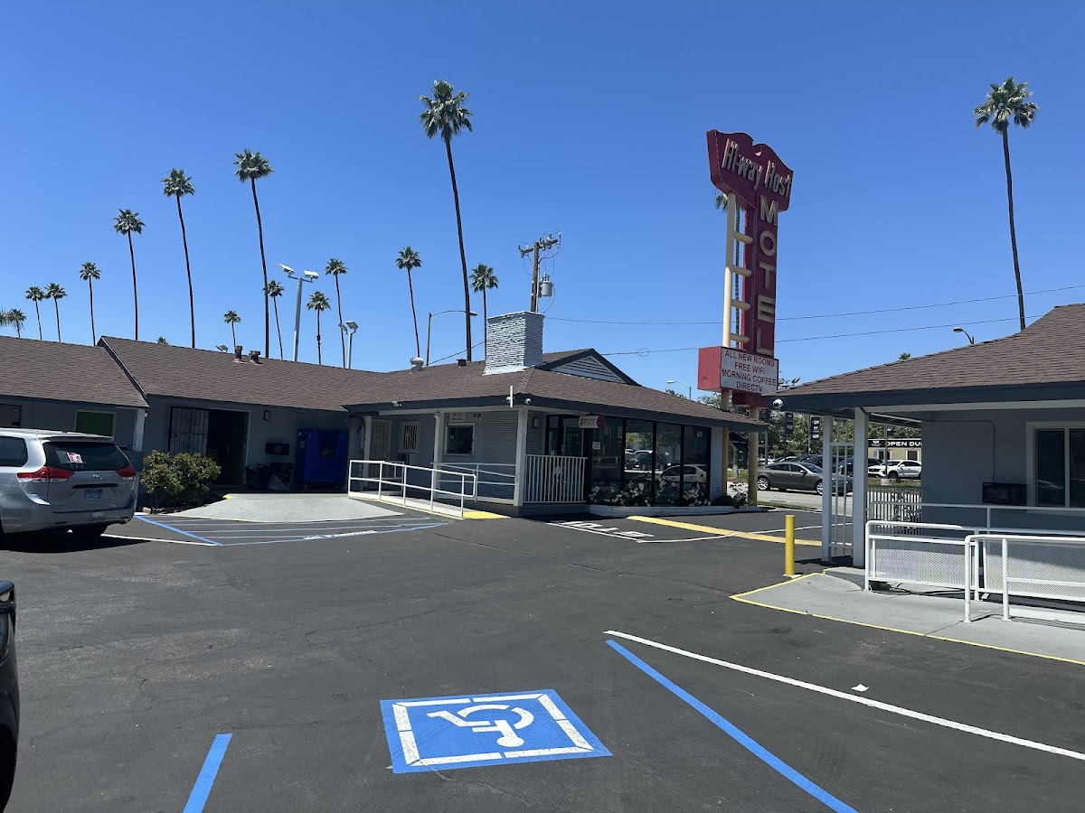Hi-Way Host Motel
