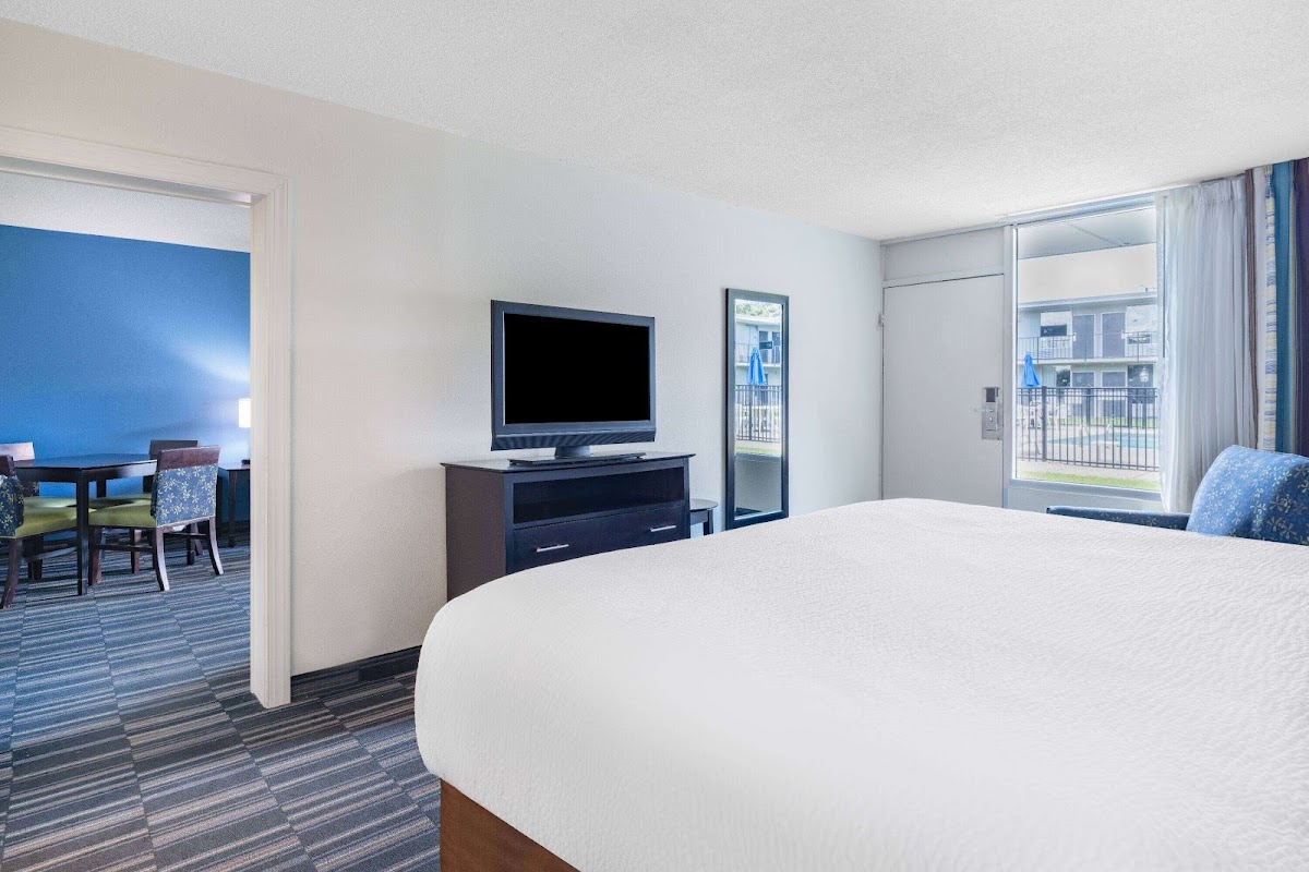Days Inn and Suites by Wyndham Oxford Hotel 2