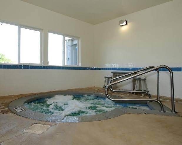 Comfort Inn & Suites Ponca City near Marland Mansion