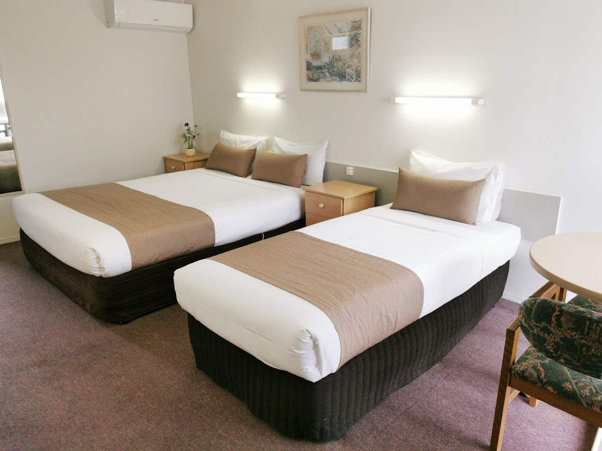 Eureka Lodge Motel Hotel 2