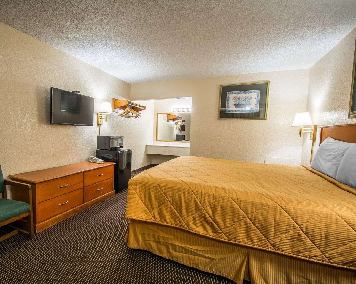 Rodeway Inn Fort Pierce I-95 Hotel 3