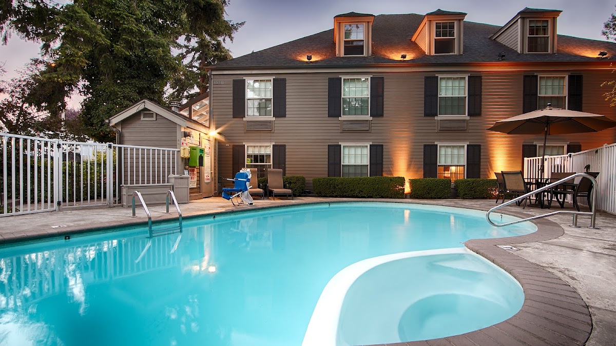 Wingate Heritage Inn