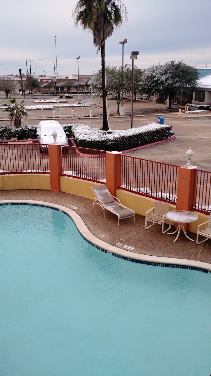 Palace Inn Tomball Hotel 3