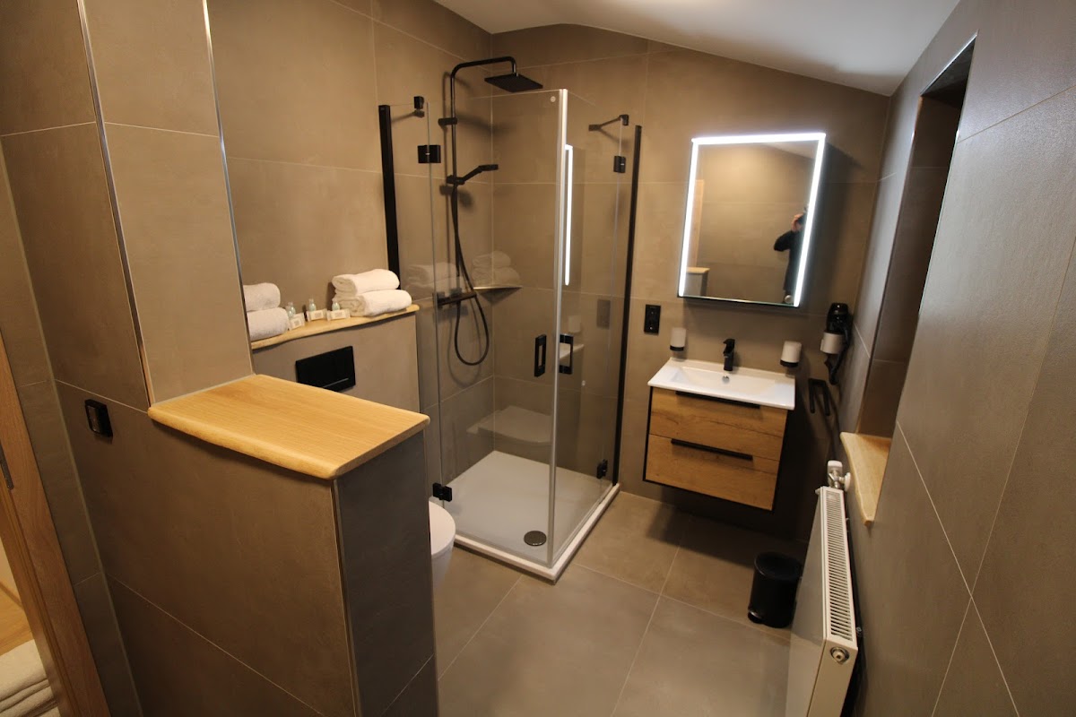 DER Hirsch • Hotel • Apartments Hotel 3