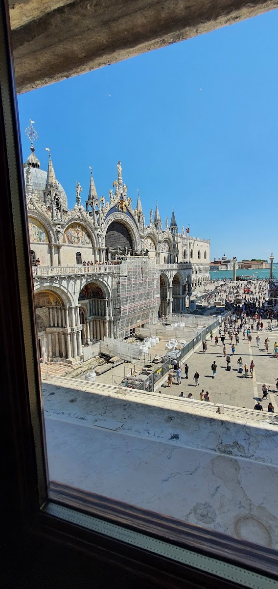 Best Windows Hotel 3