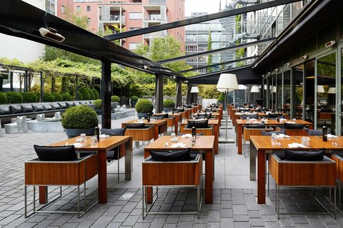 Roomers Frankfurt, Autograph Collection