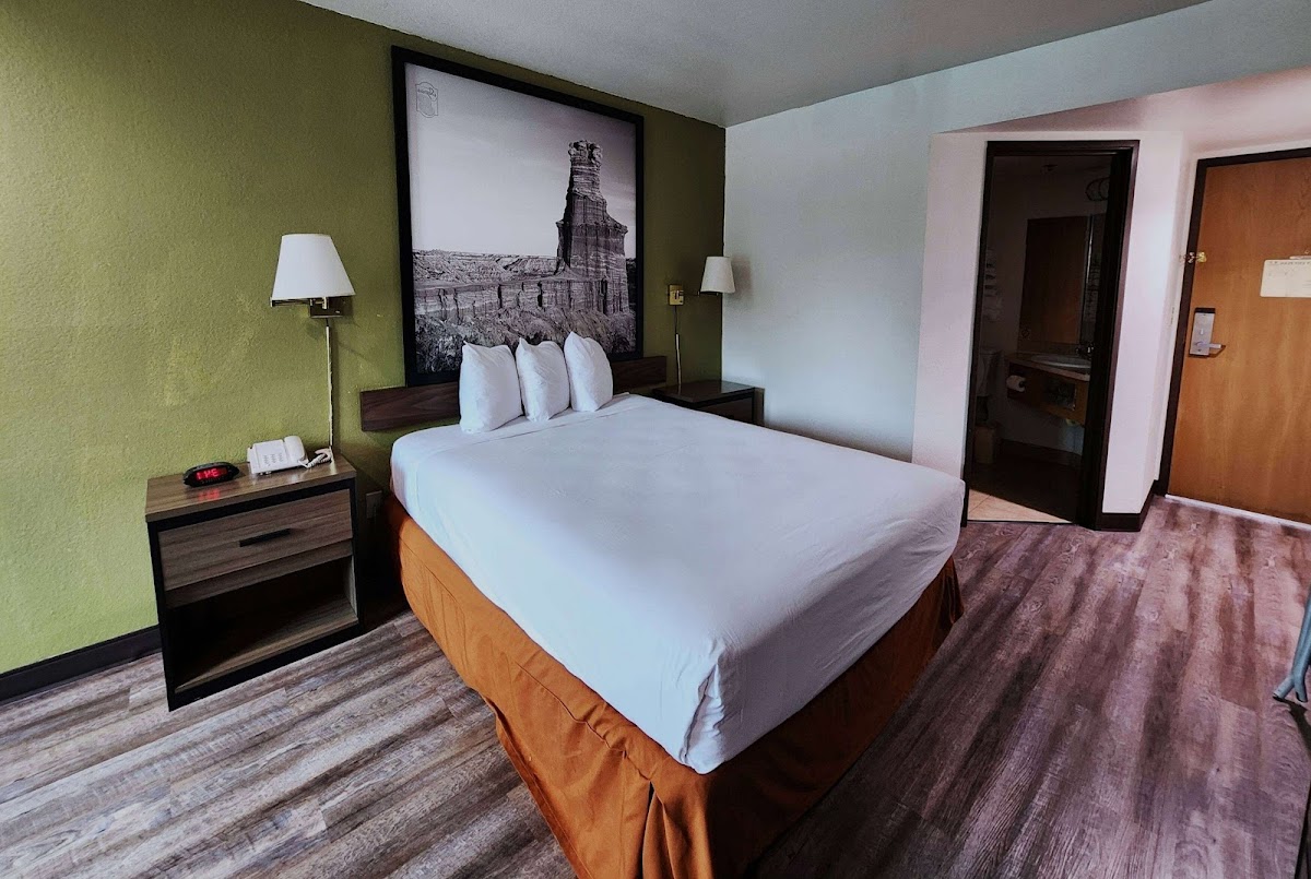 Super 8 by Wyndham Austin North/University Area Hotel 3