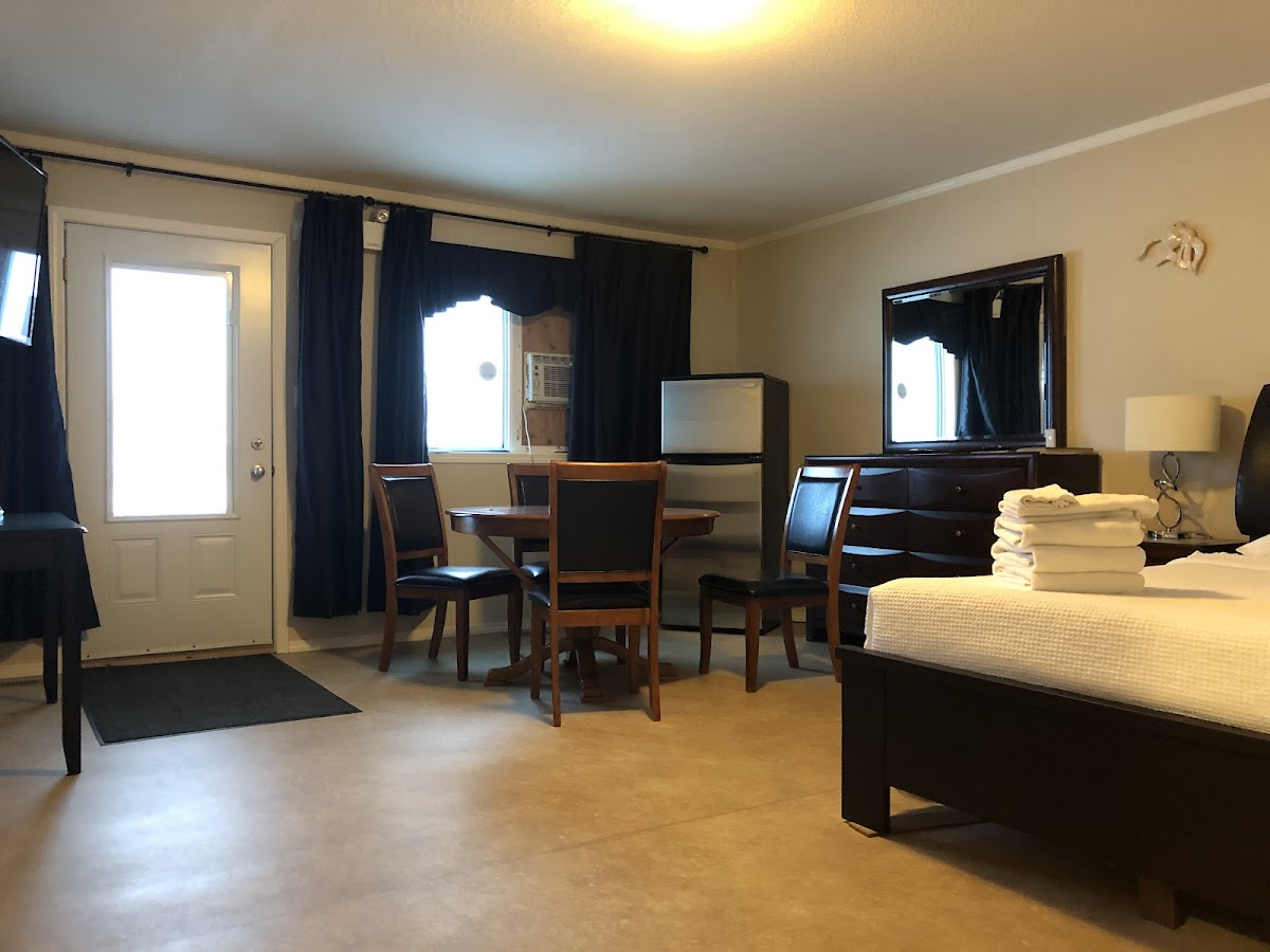 Fort Simpson Lodging Hotel 3