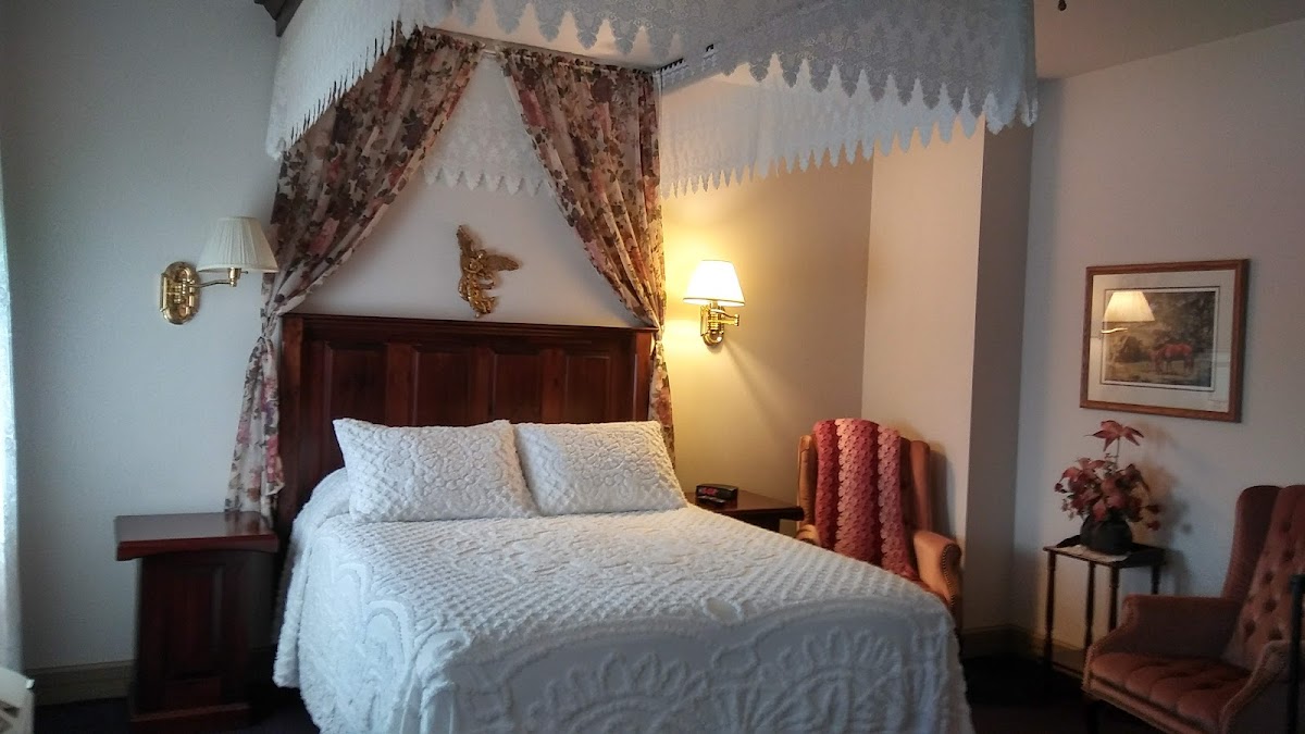 The Inn at Lenora's Hotel 2