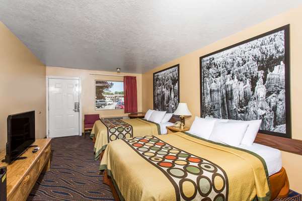 Super 8 by Wyndham Hurricane Zion National Park Hotel 2