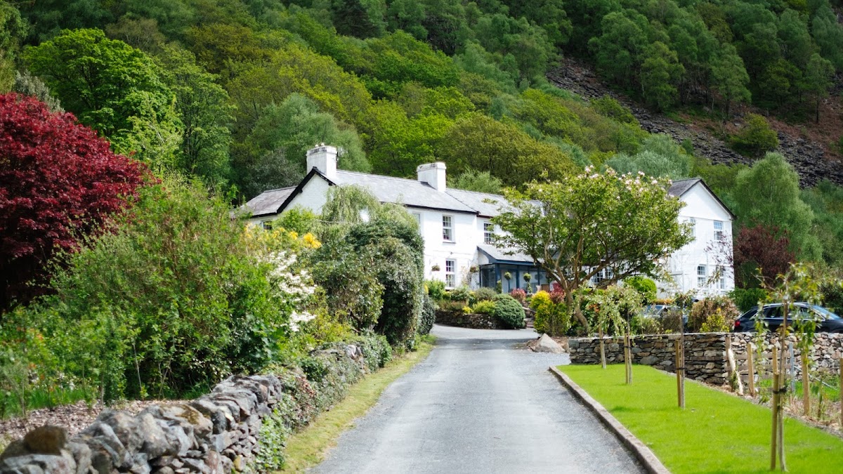 Tŷ Afon - River House