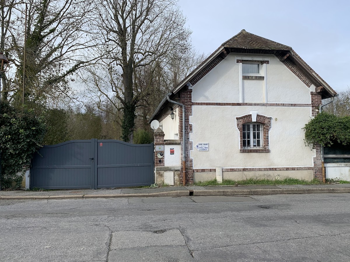 Gîte yinloft design Piscine