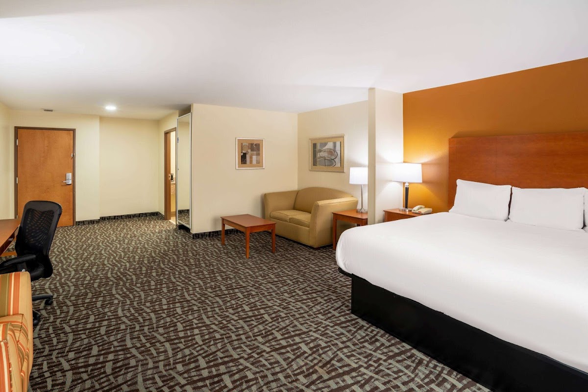 Baymont by Wyndham Savannah South Hotel 2