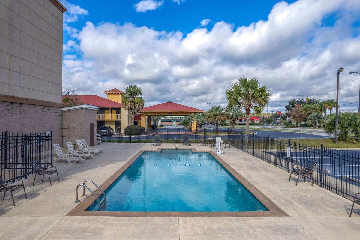 Baymont by Wyndham Savannah South Hotel 3