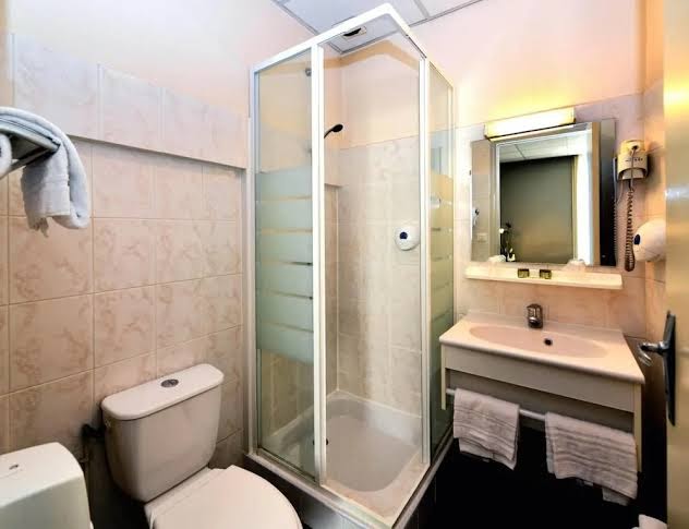 Le Concorde Hotel 2