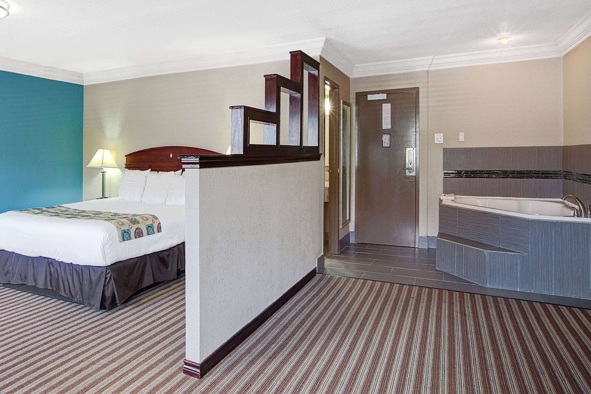 Ramada by Wyndham Houston Intercontinental Airport South Hotel 3