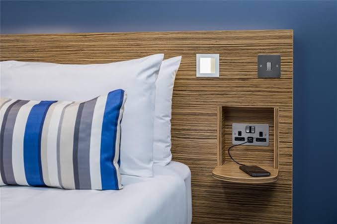 Travelodge Elgin Hotel