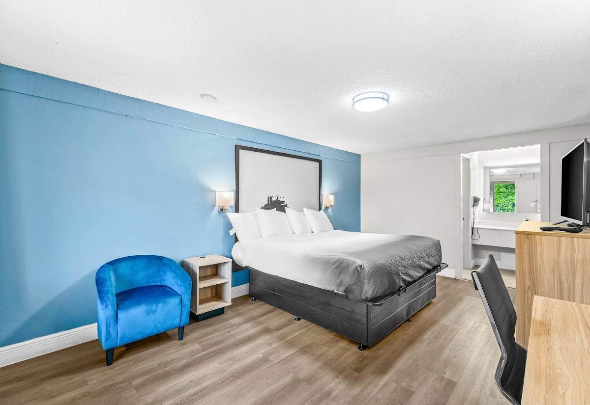 Super 8 by Wyndham Lantana West Palm Beach Hotel 2