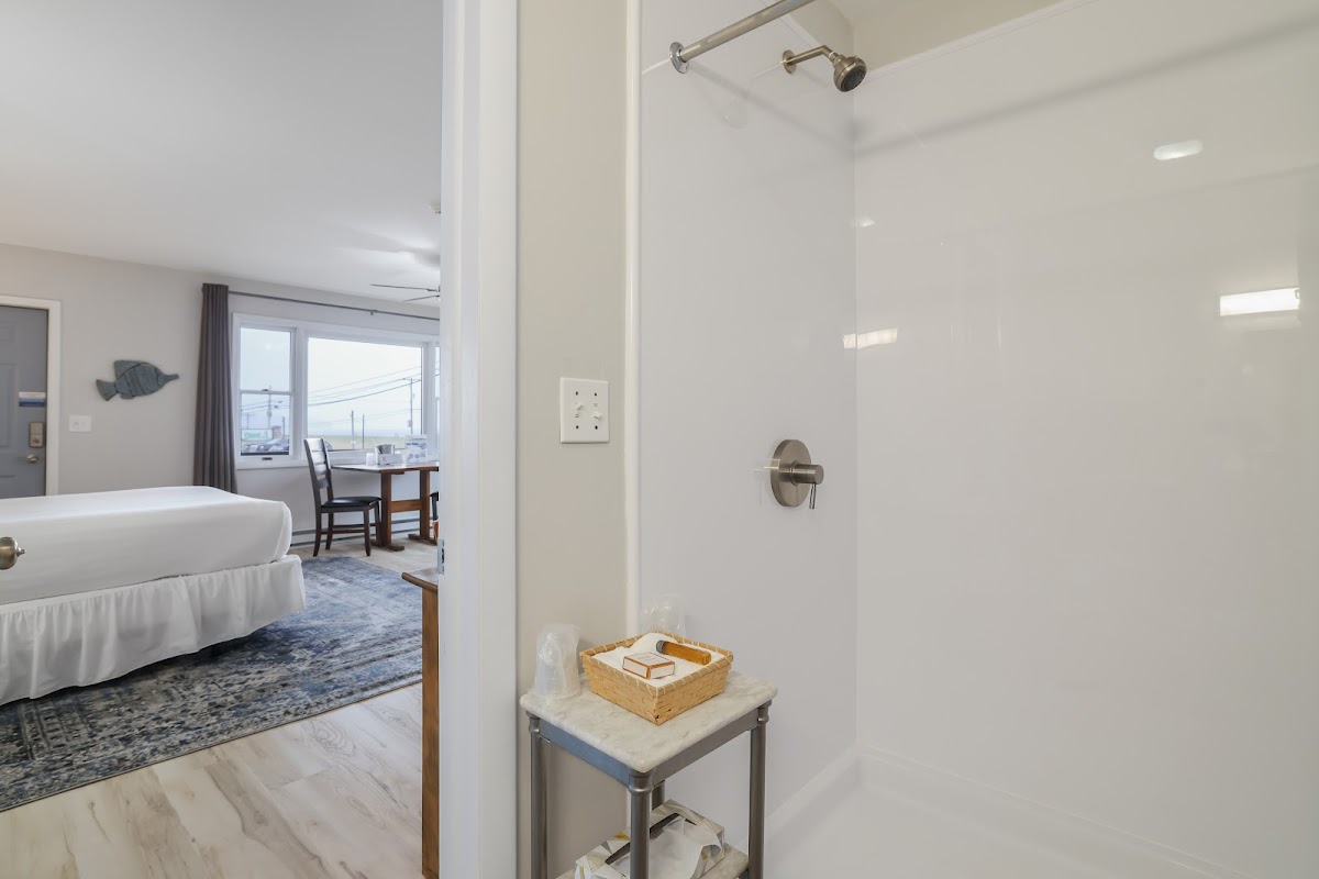 East Shore Lodging
